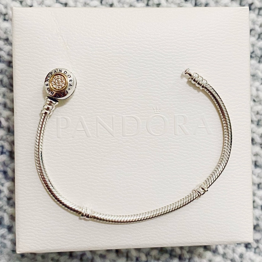 Authentic Pandora Signature 2-Tone Bracelet 💛🤍